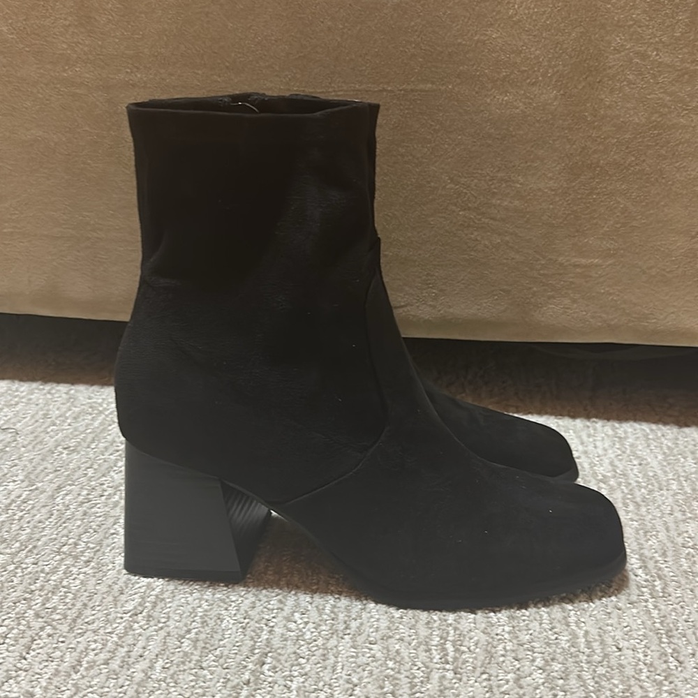 NWT Marc Fisher Rodana Stretch Bootie size 8 - Picture 3 of 7